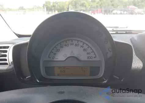 2010 Smart Fortwo Passion/Pure z USA, uszkodzony, nr VIN WMEEJ3BA6AK375375